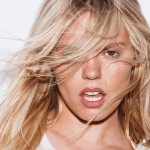 Renee_Rapp_–_Bite_Me_album_cover